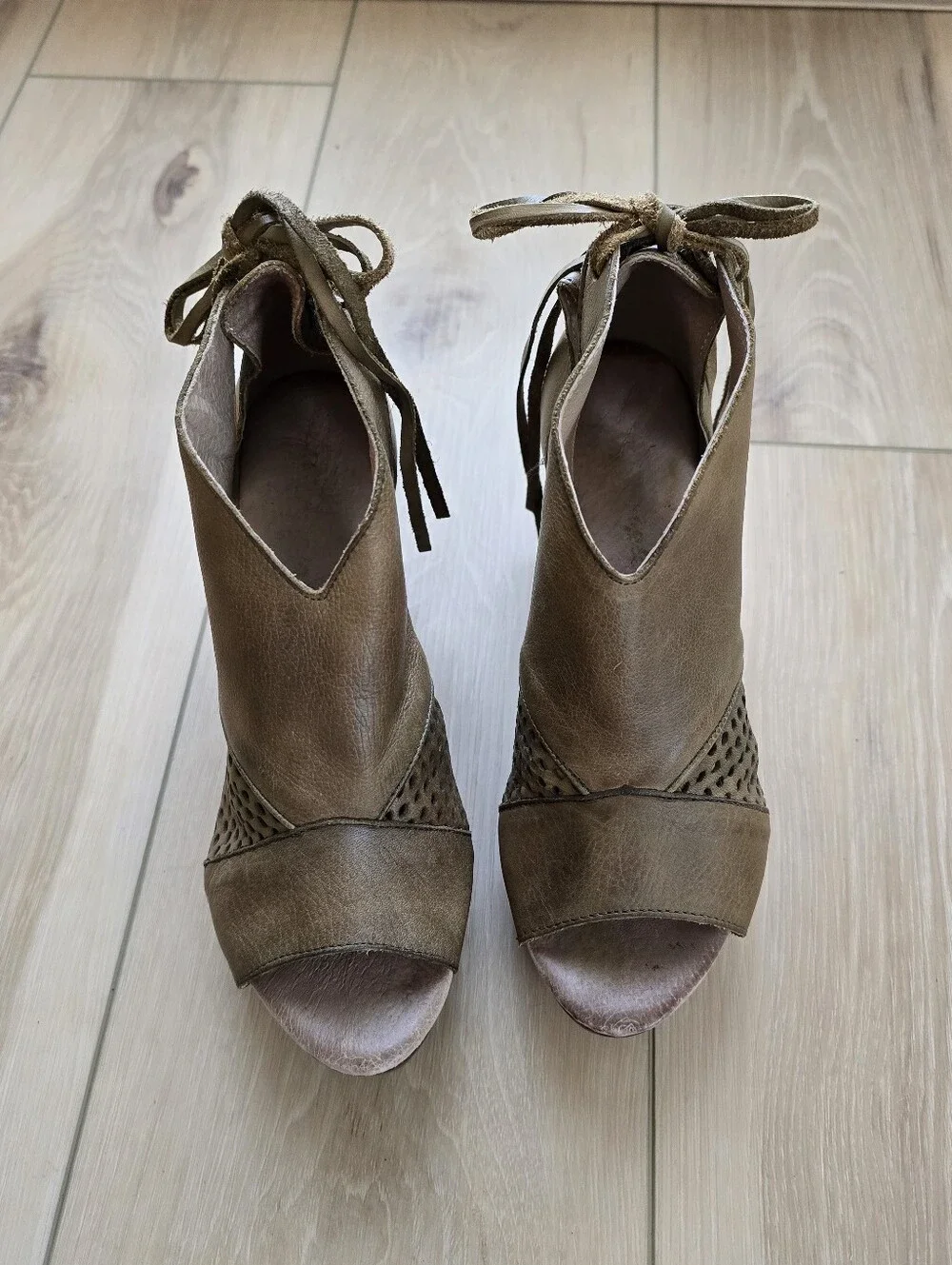 Free People Revolver Open-Toe Wooden Heels Size 36